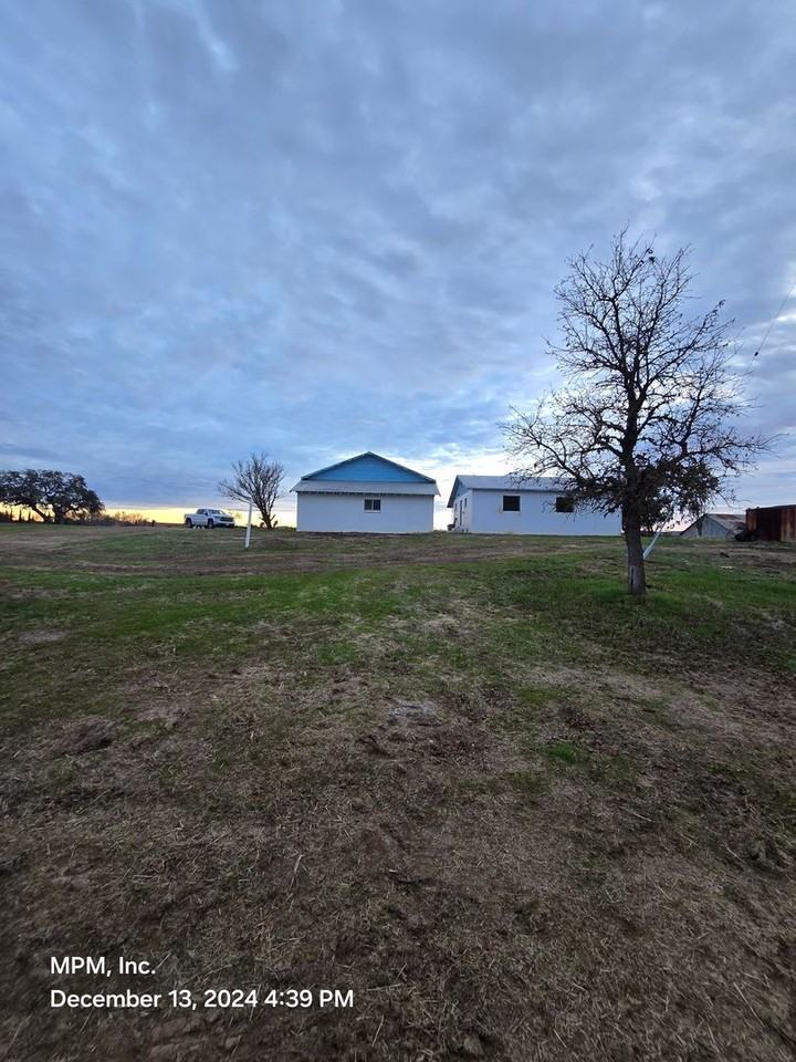 4221 Buena Vista Dr - Photo 2 of 23