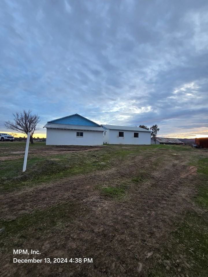 4221 Buena Vista Dr - Photo 3 of 23