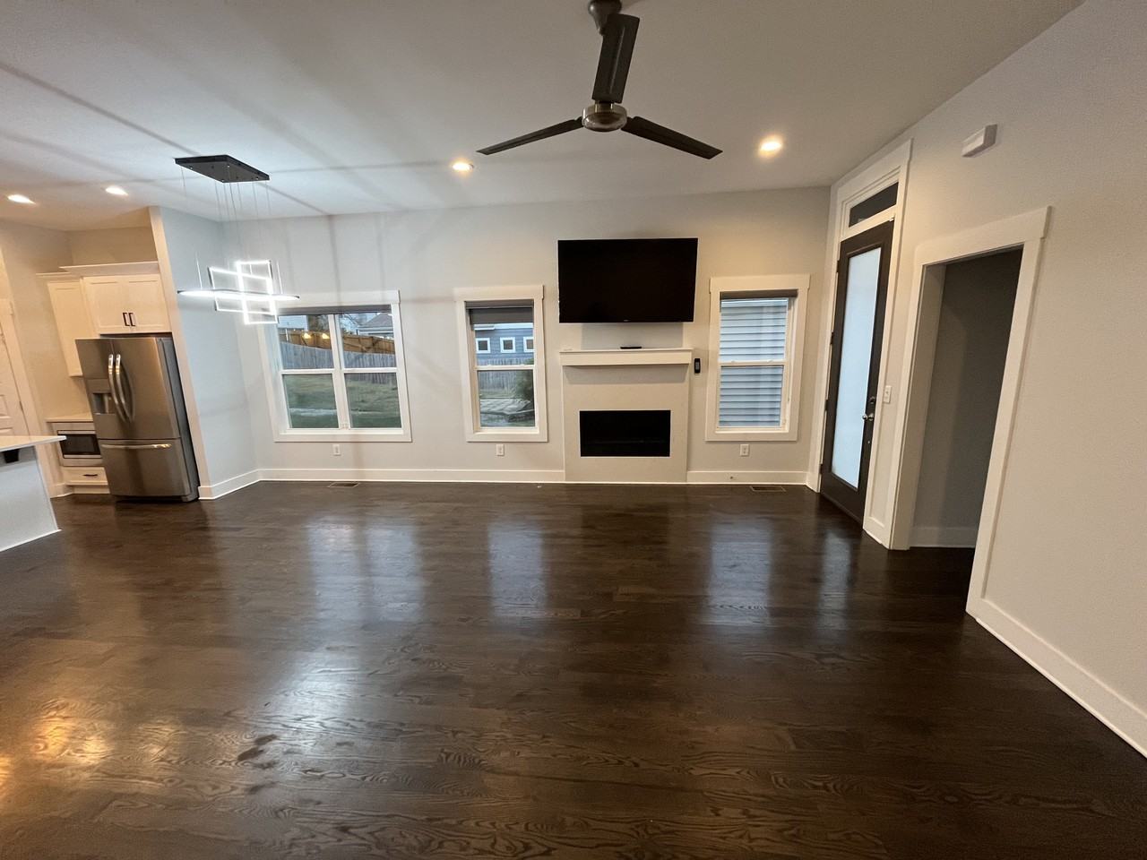 413 35th Ave N - Photo 3 of 24