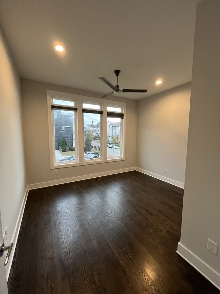 413 35th Ave N - Photo 7 of 24