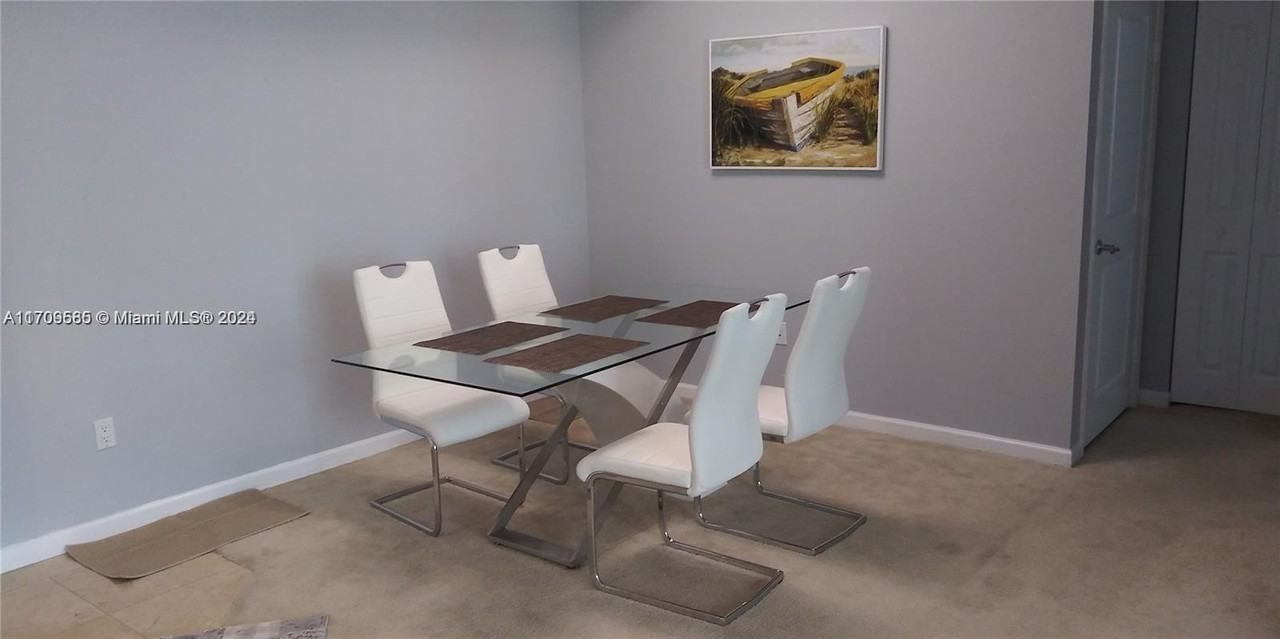 7900 Harbor Island Dr #806 - Photo 5 of 38