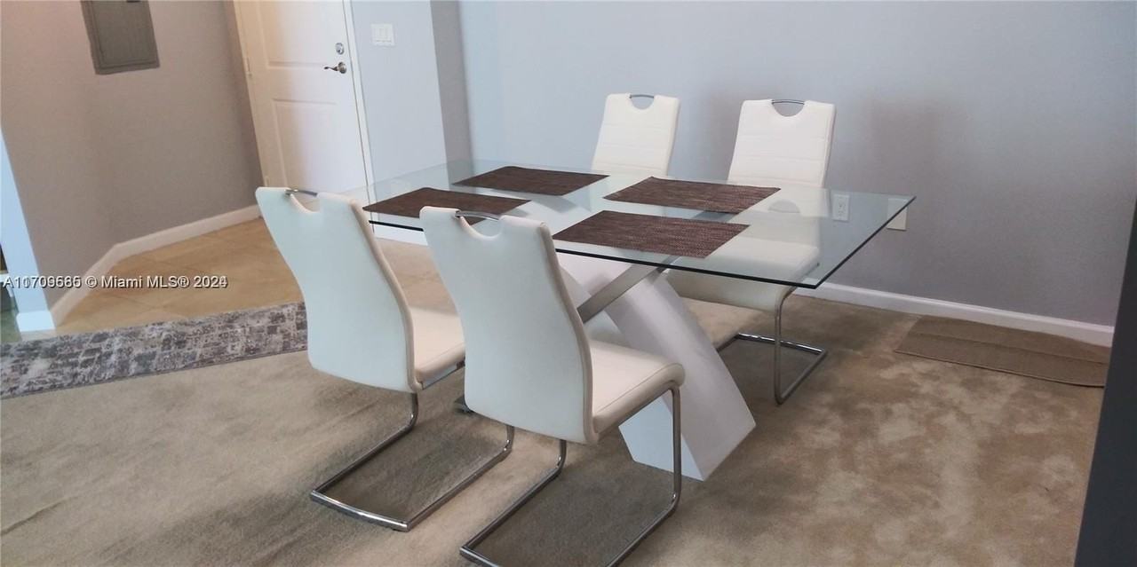 7900 Harbor Island Dr #806 - Photo 7 of 38