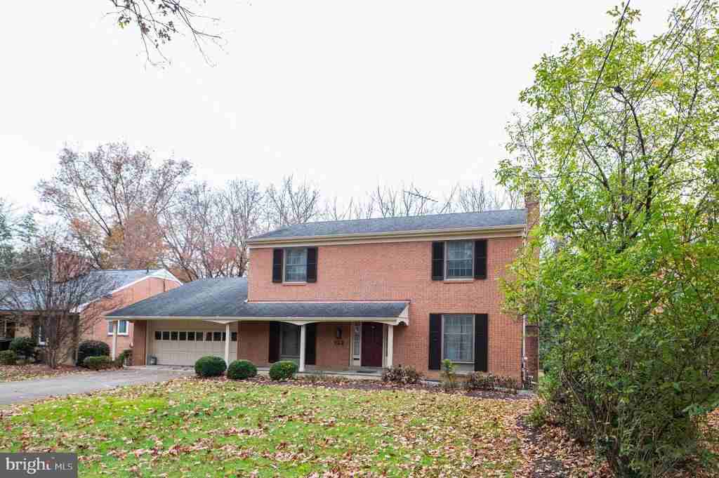 2919 Tennyson St Nw - Photo 3 of 33