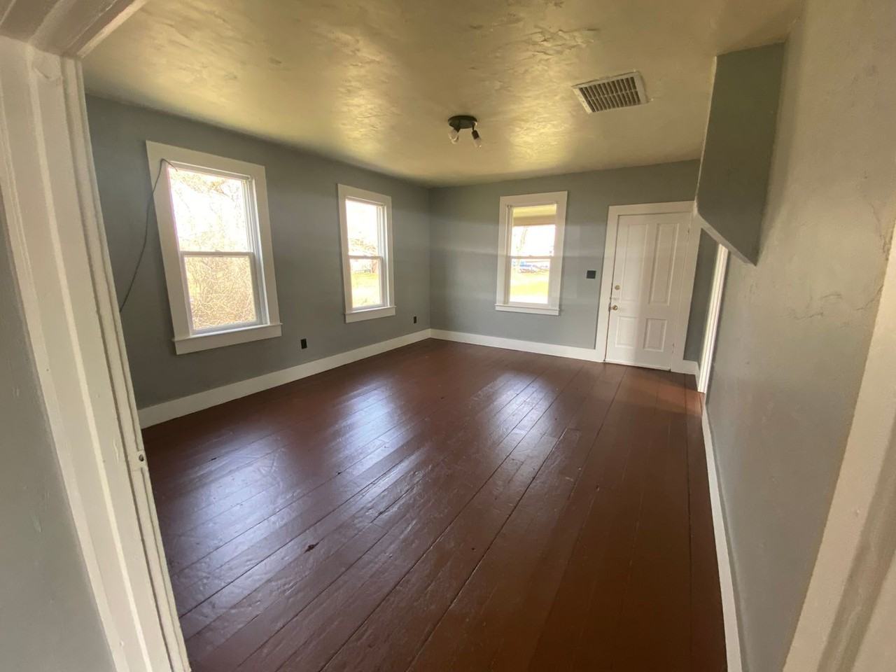 207 Lafayette St - Photo 3 of 9