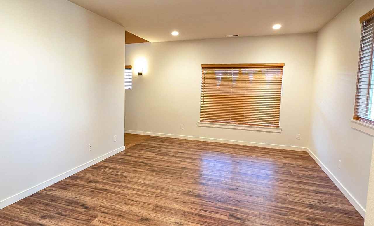 625 Covington Ave - Photo 6 of 27