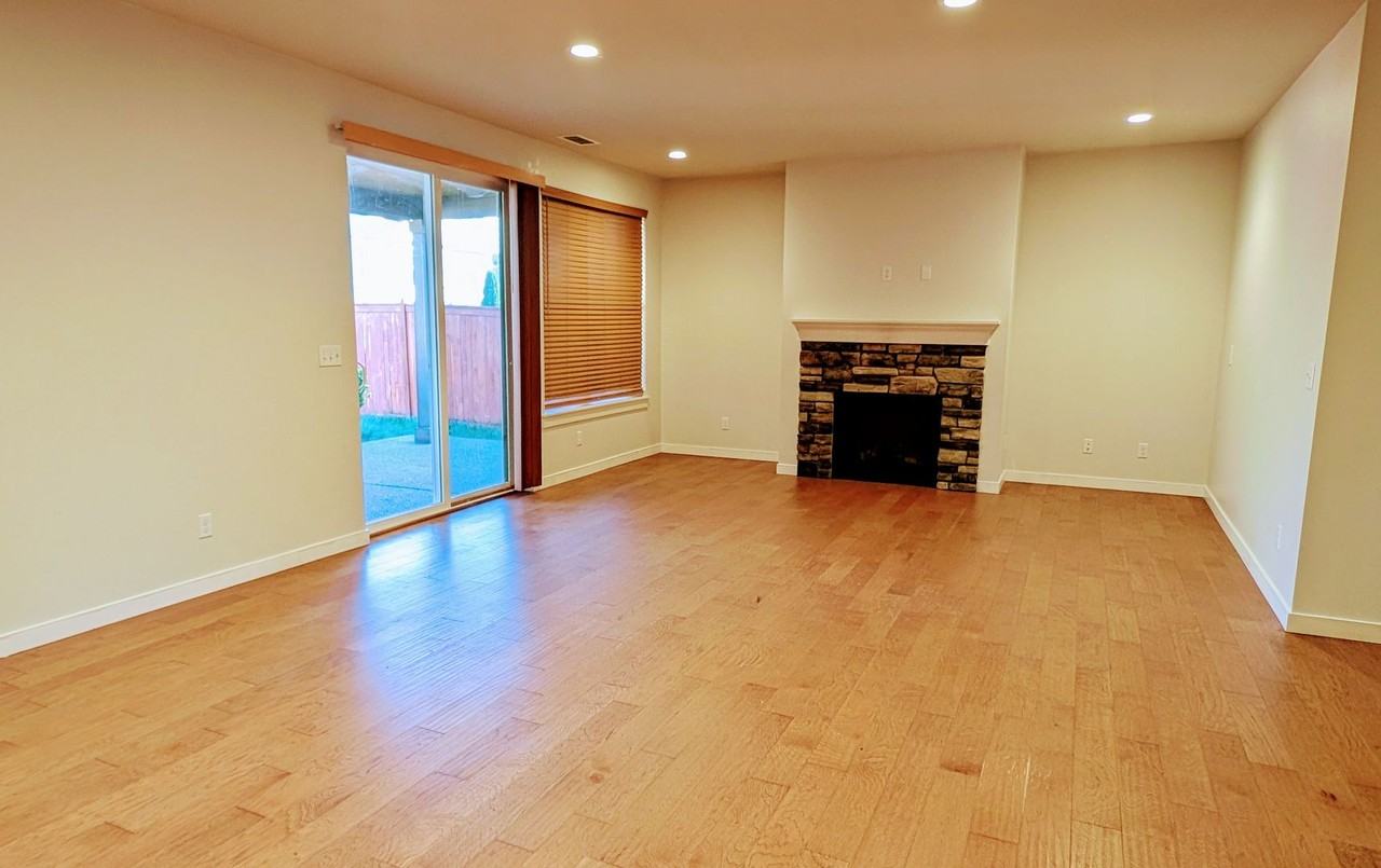 625 Covington Ave - Photo 7 of 27
