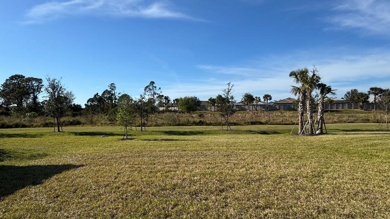 18515 Midsummer Pl - Photo 2 of 37