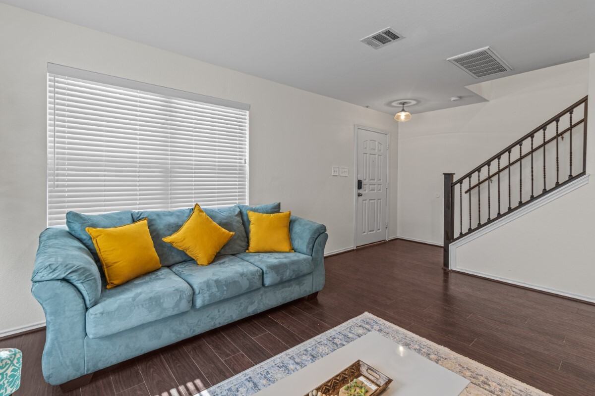 509 Red Tailed Hawk Drive - Photo 2 of 7