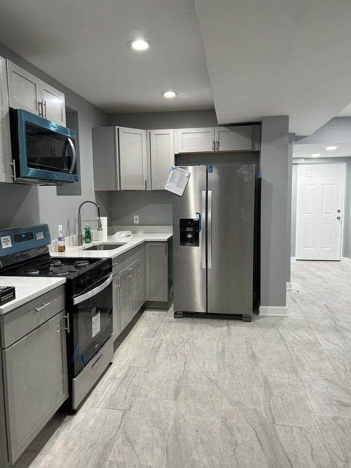 3348 W Douglas Blvd - Photo 4 of 6