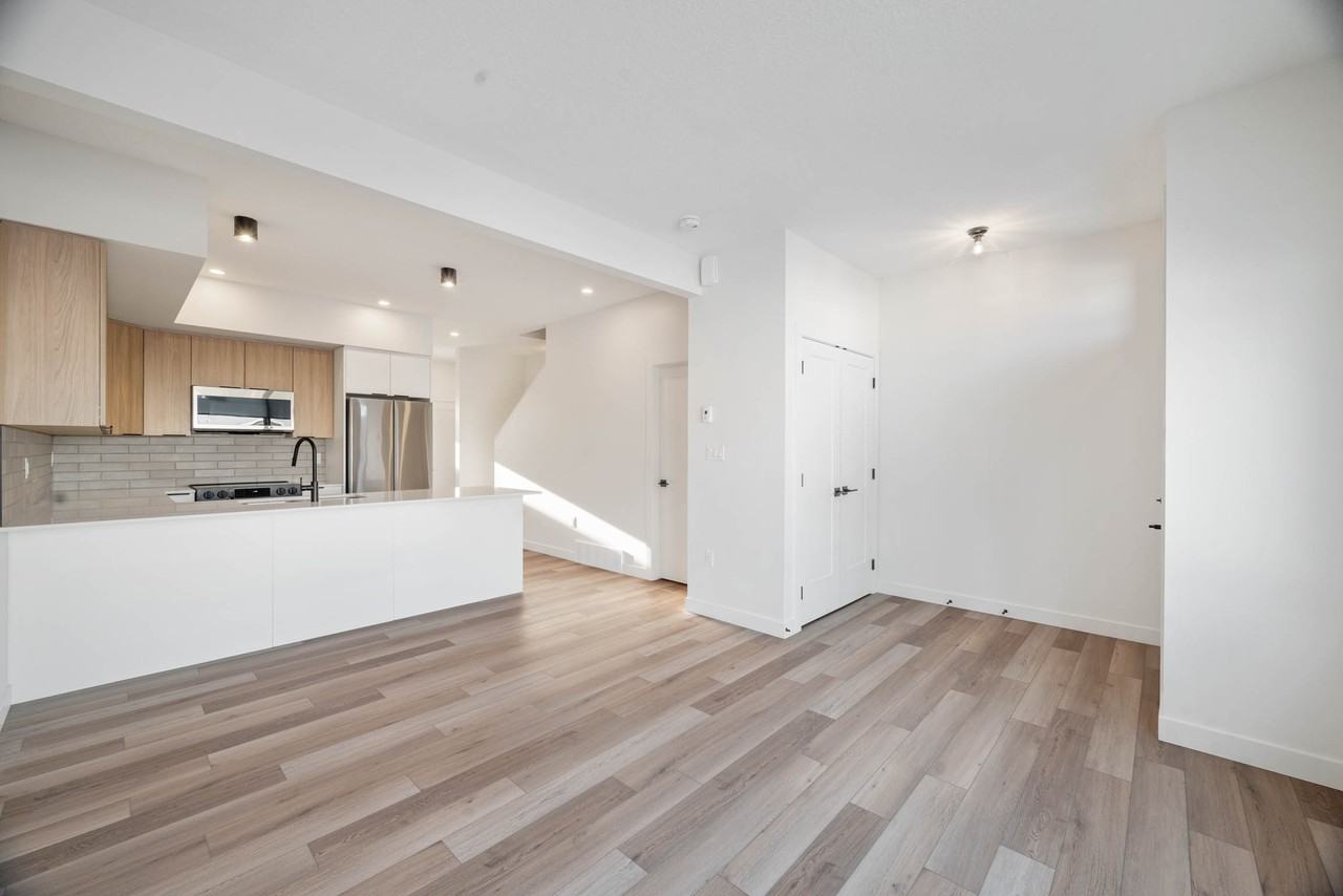 15305 94 Ave Nw - Photo 3 of 18