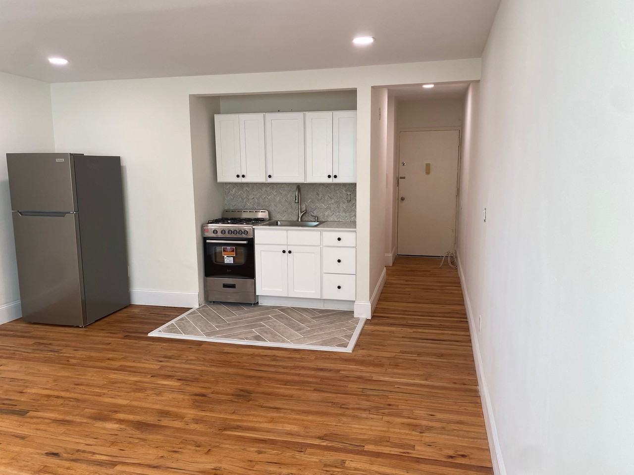 22 Cottage - Photo 4 of 46