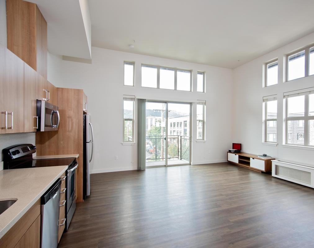 2270 Northwest Savier Street - Photo 6 of 10