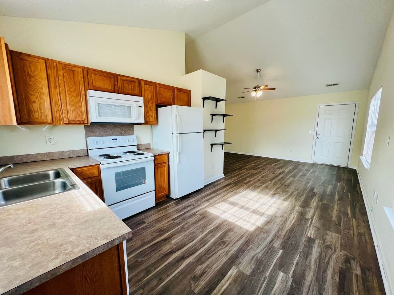 13507 Main Dr - Photo 5 of 11