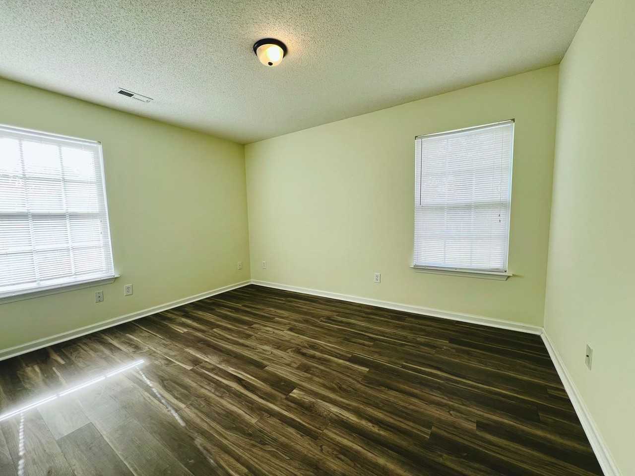 13507 Main Dr - Photo 6 of 11