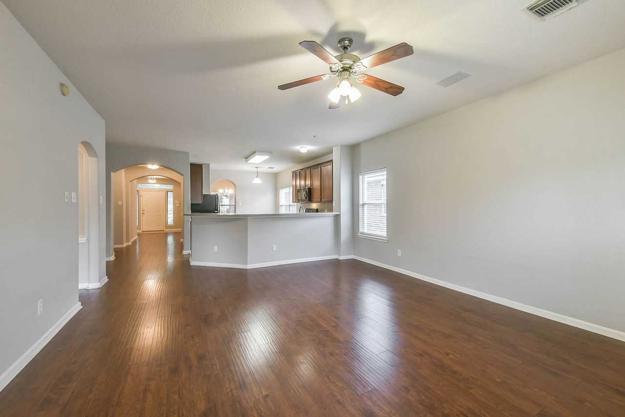 1219 Colonial Manor Dr - Photo 6 of 37