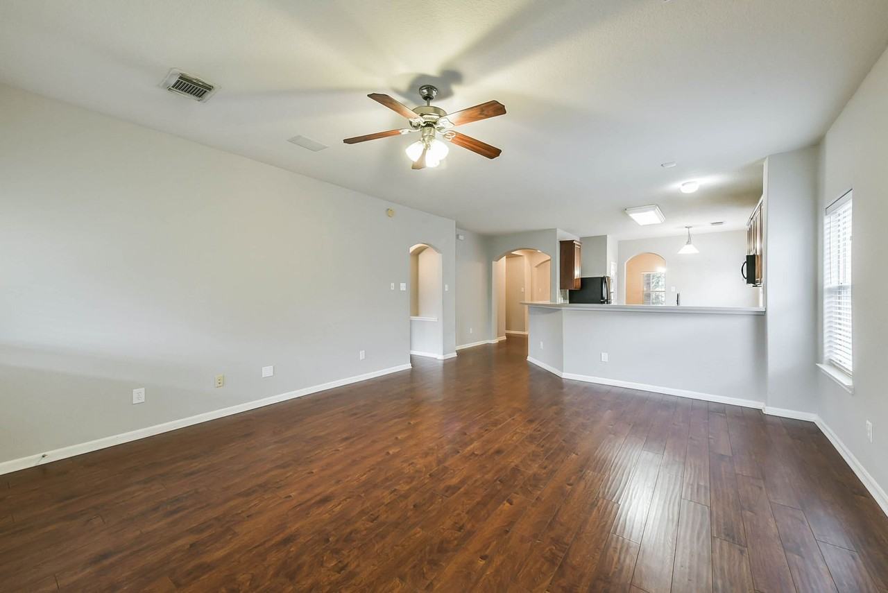 1219 Colonial Manor Dr - Photo 7 of 37