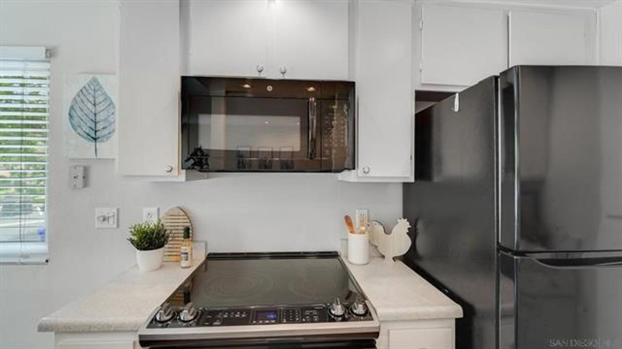 745 Pyramid Point Way - Photo 3 of 20