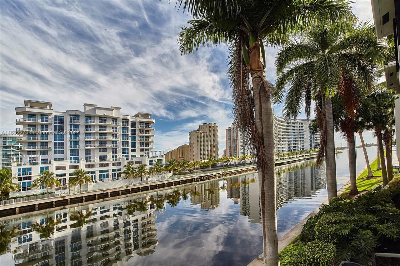 3135 Ne 184th St #2105 - Photo 2 of 13