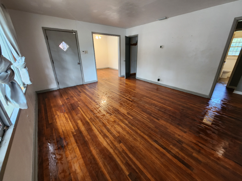 706 Rebecca Dr - Photo 2 of 10