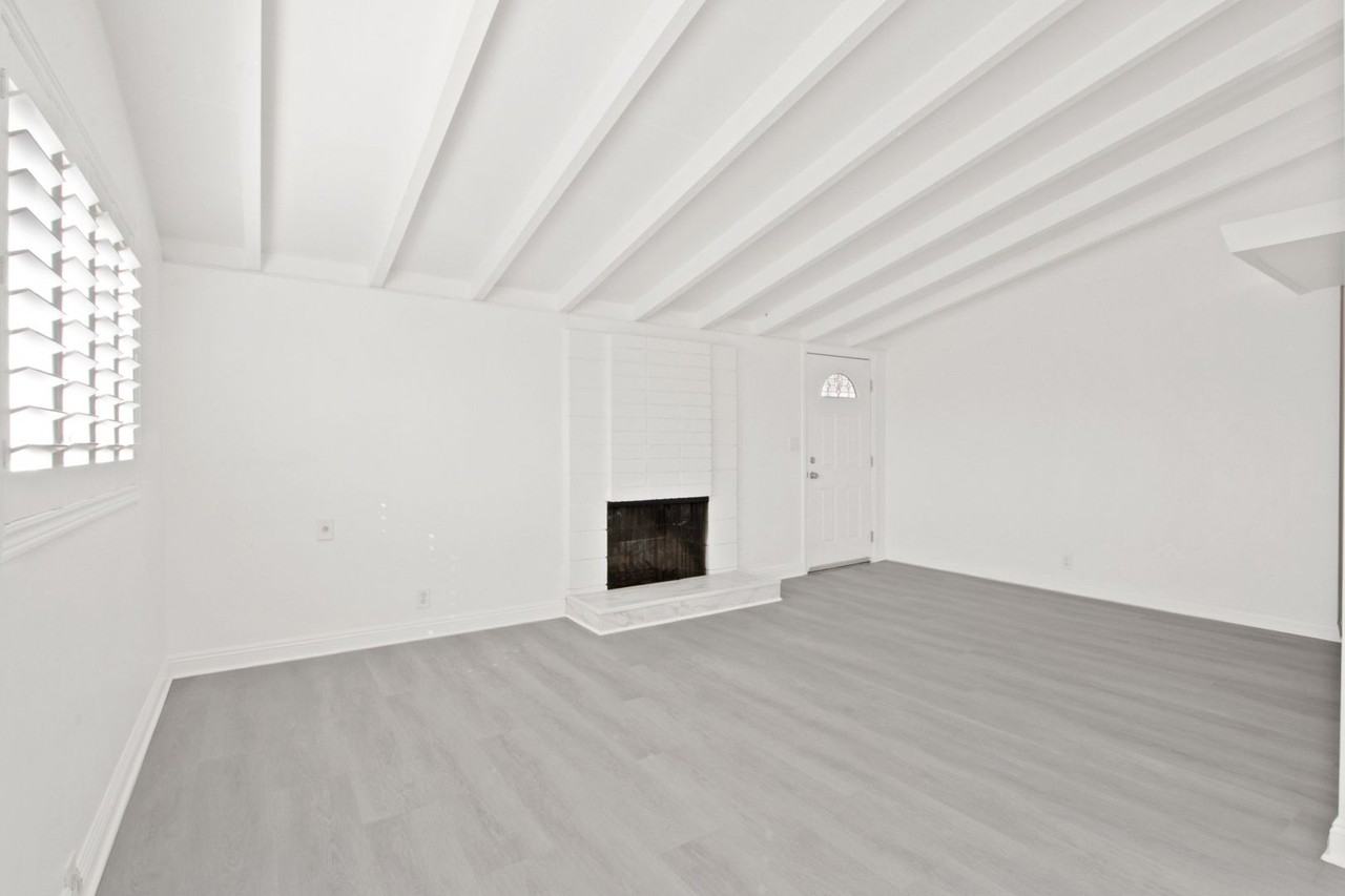 15341 San Ardo Dr - Photo 2 of 11