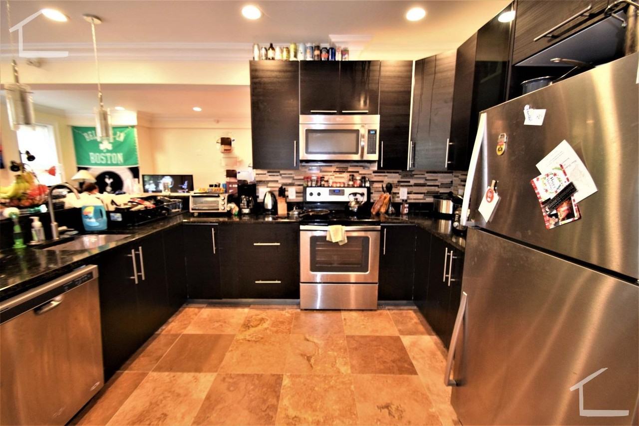 74 Browne St - Photo 2 of 14