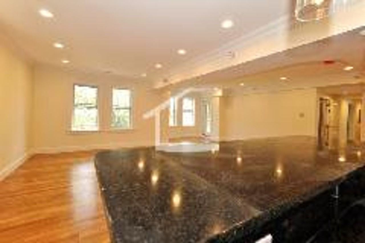 91 Browne St - Photo 3 of 18