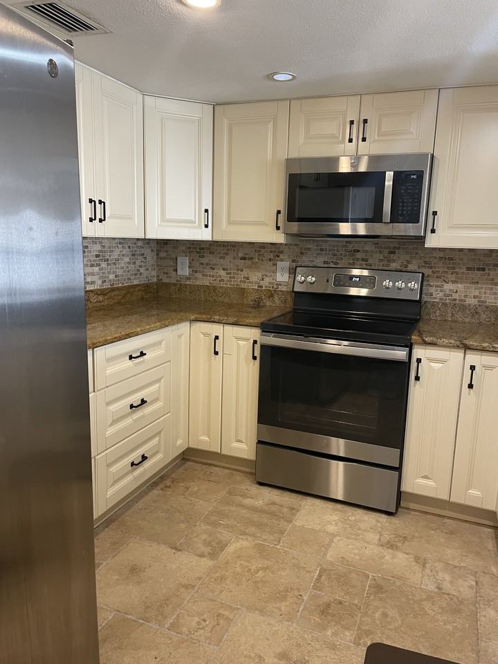 13602 S Village Dr #204 - Photo 3 of 17