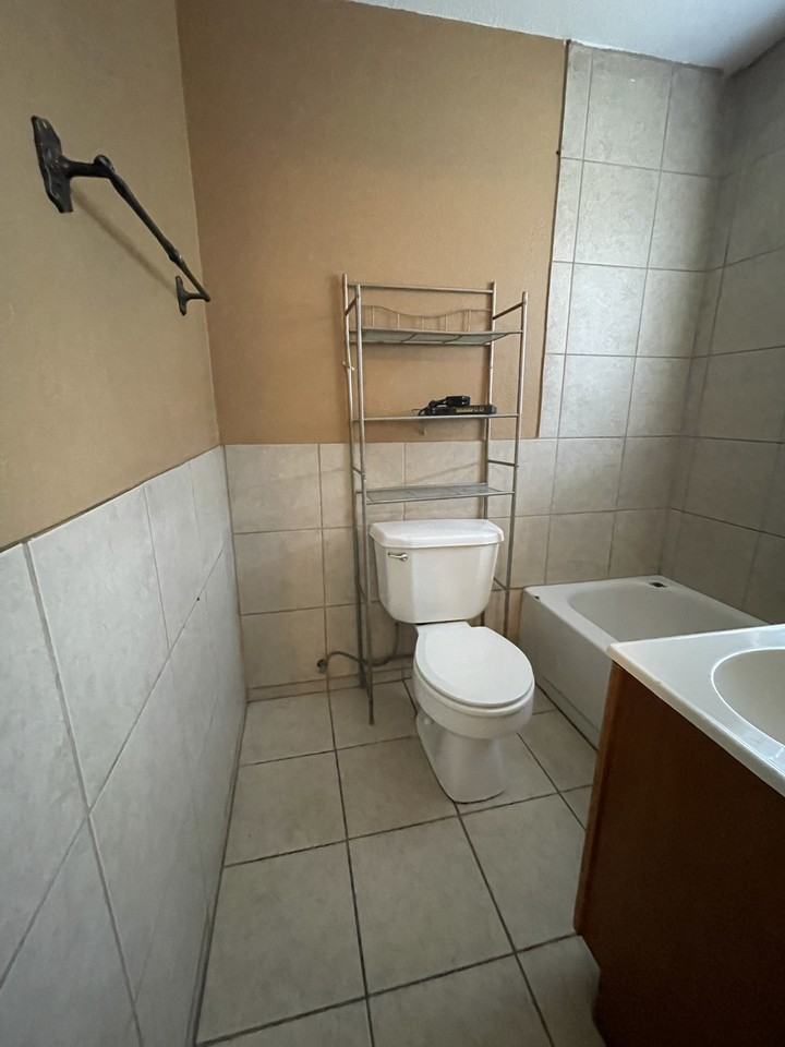 204 N 16th Ave #2 - Photo 7 of 7