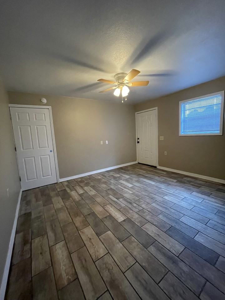 204 N 16th Ave #2 - Photo 3 of 7