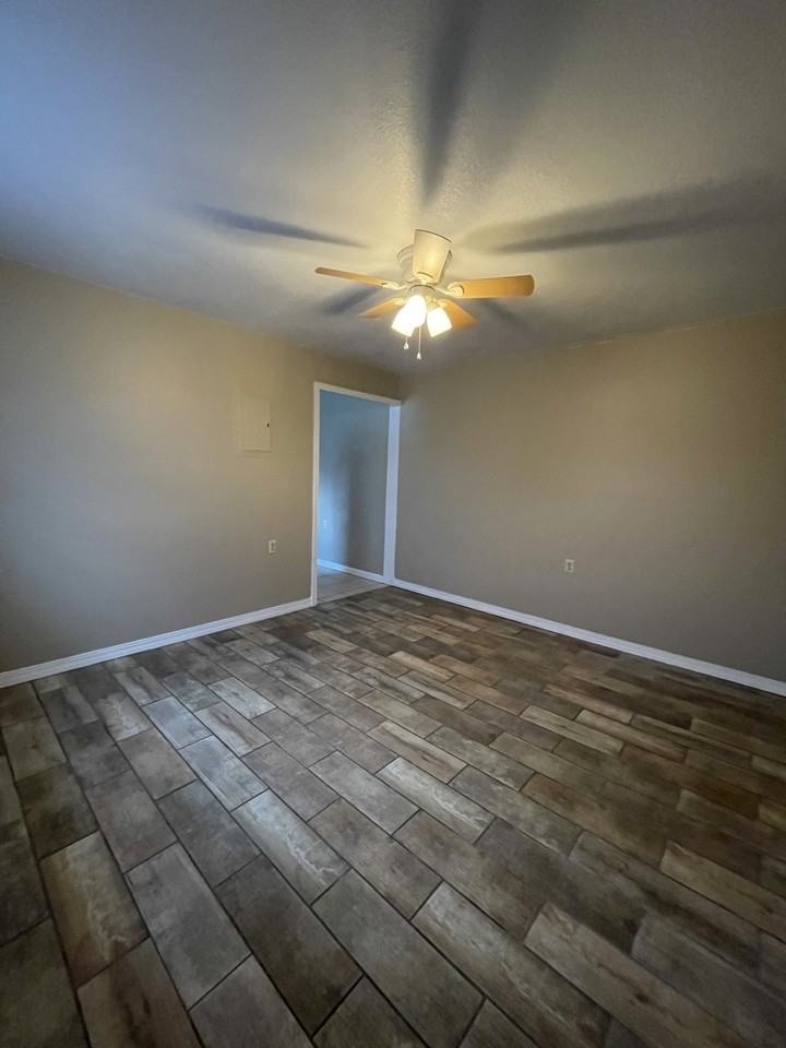 204 N 16th Ave #2 - Photo 2 of 7