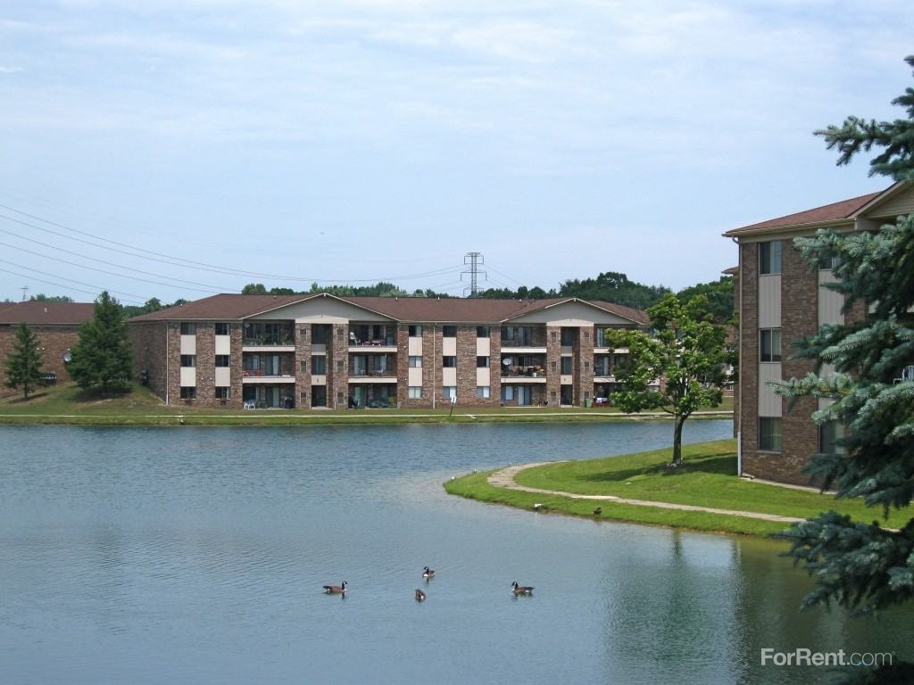 Crystal Lake Apartments - Photo 3 of 17