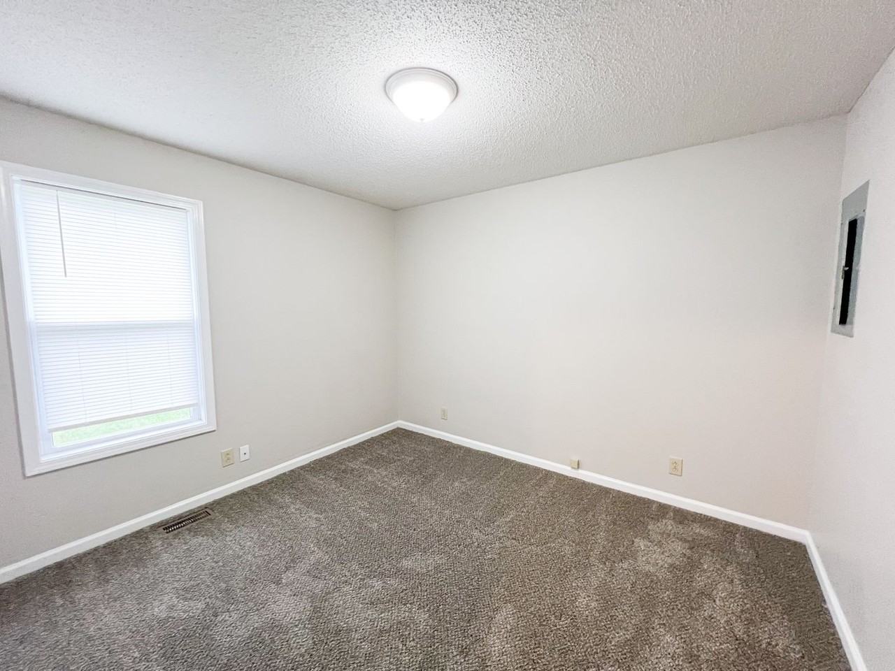 1965 Timberline Cir - Photo 7 of 9