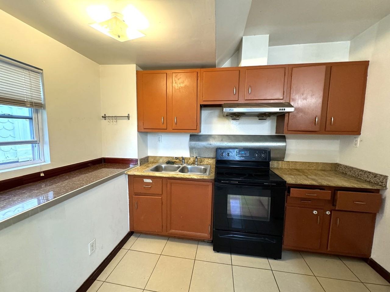 125 Stratford - Photo 2 of 24