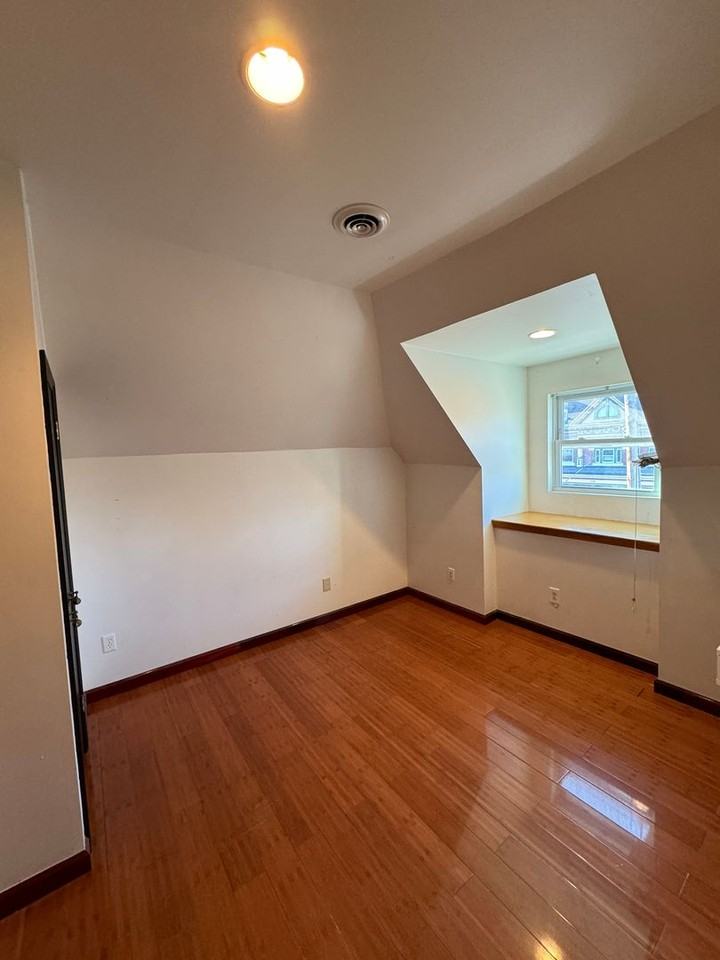 125 Stratford - Photo 3 of 24