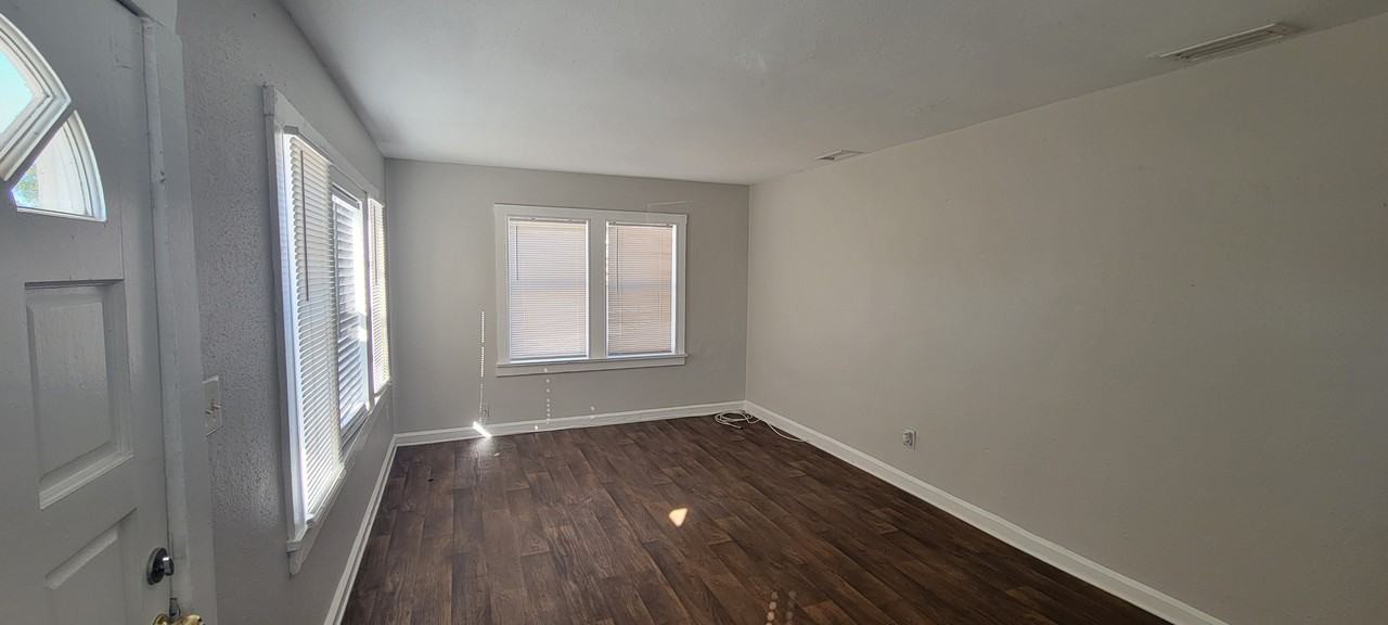 550 26th St S - Photo 3 of 20