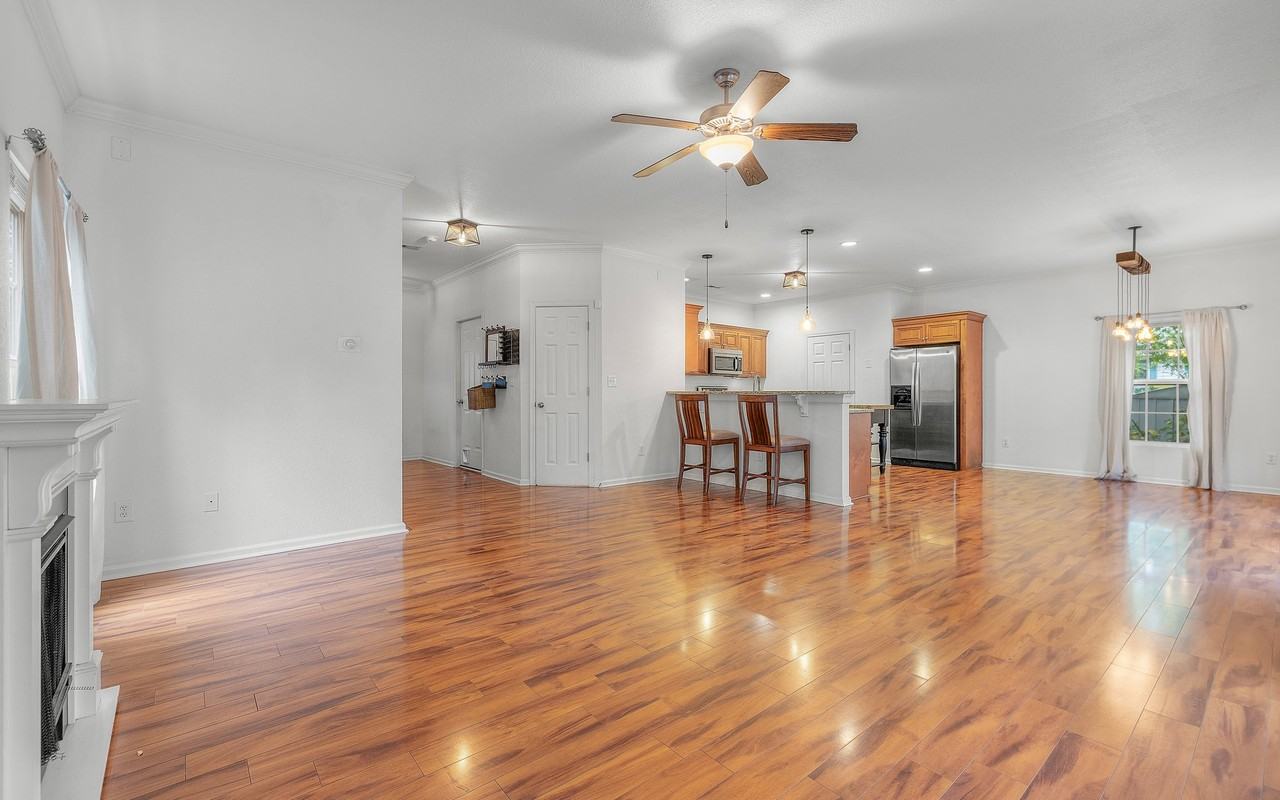 304 Beechwood Ave - Photo 2 of 15