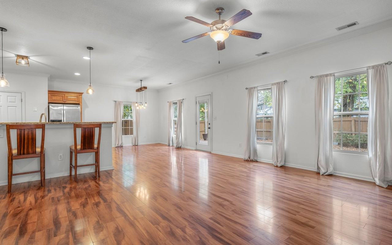 304 Beechwood Ave - Photo 3 of 15