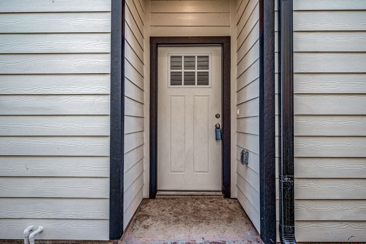 1547 Revolution Way - Photo 4 of 30