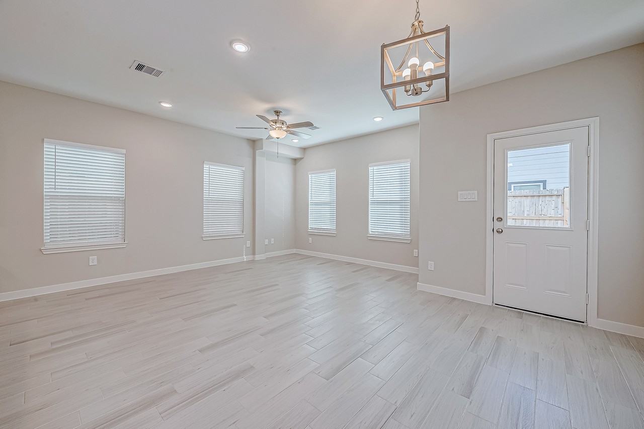 1547 Revolution Way - Photo 6 of 30