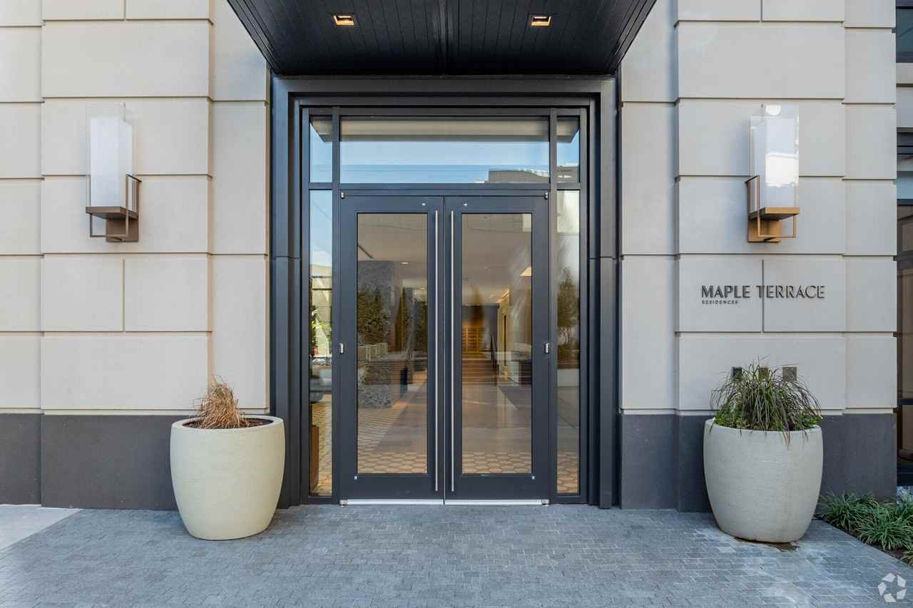 3001 Maple Ave - Photo 2 of 33