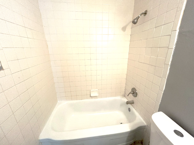 10140 Earl Dr - Photo 3 of 9