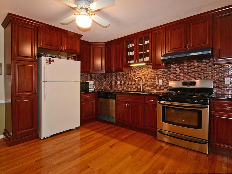 615 Barnett Pl - Photo 3 of 10