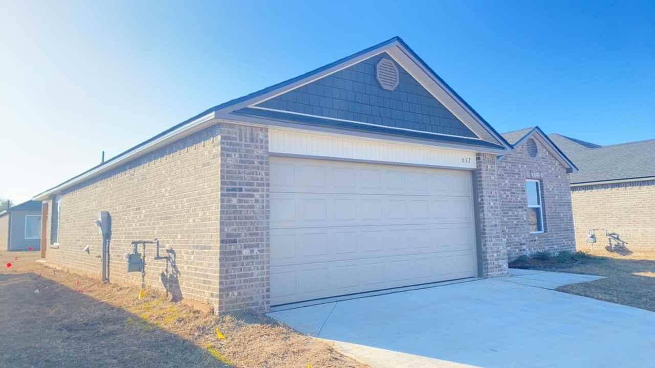 612 Nw 120th Ter - Photo 2 of 34