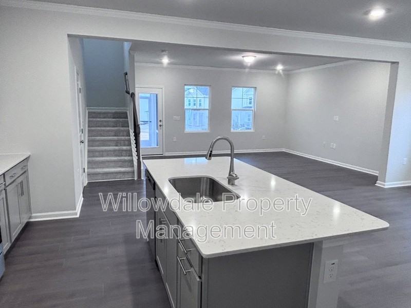 332 Glacier Lake Dr - Photo 2 of 31