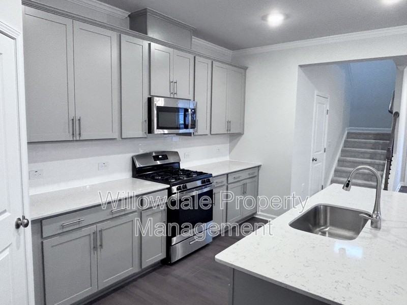 332 Glacier Lake Dr - Photo 3 of 31