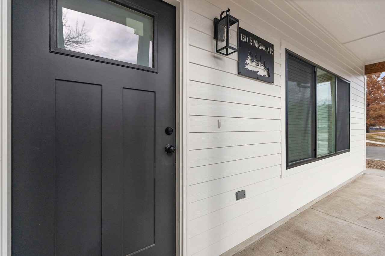 The Evergreens @ Midway - Photo 2 of 18