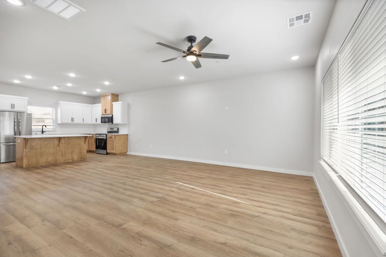 The Evergreens @ Midway - Photo 3 of 18