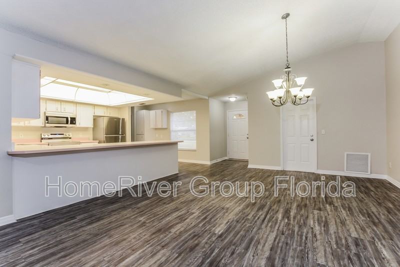 2126 Lime Tree Dr - Photo 3 of 18