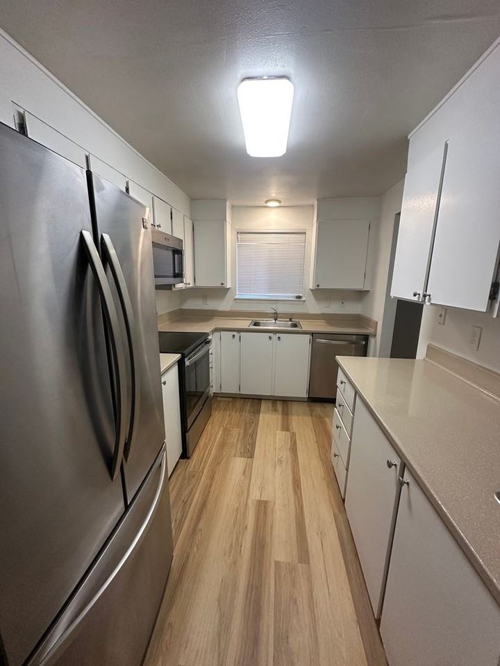 14133 Ne 7th Pl #3 - Photo 6 of 14