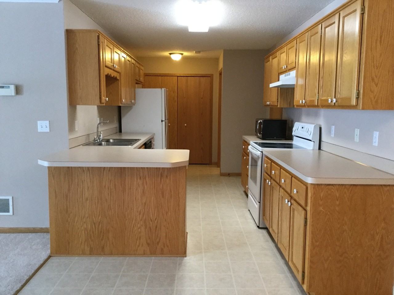 308 Creekside Dr - Photo 3 of 19